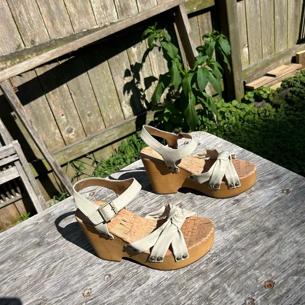 Korks Women's Dawson Wedge Platform Sandals‎ Off White Size 9